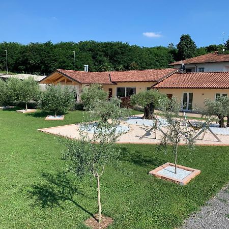 B&B Alciliegio Casnate Con Bernate Luaran gambar