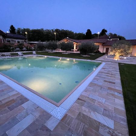 B&B Alciliegio Casnate Con Bernate Luaran gambar
