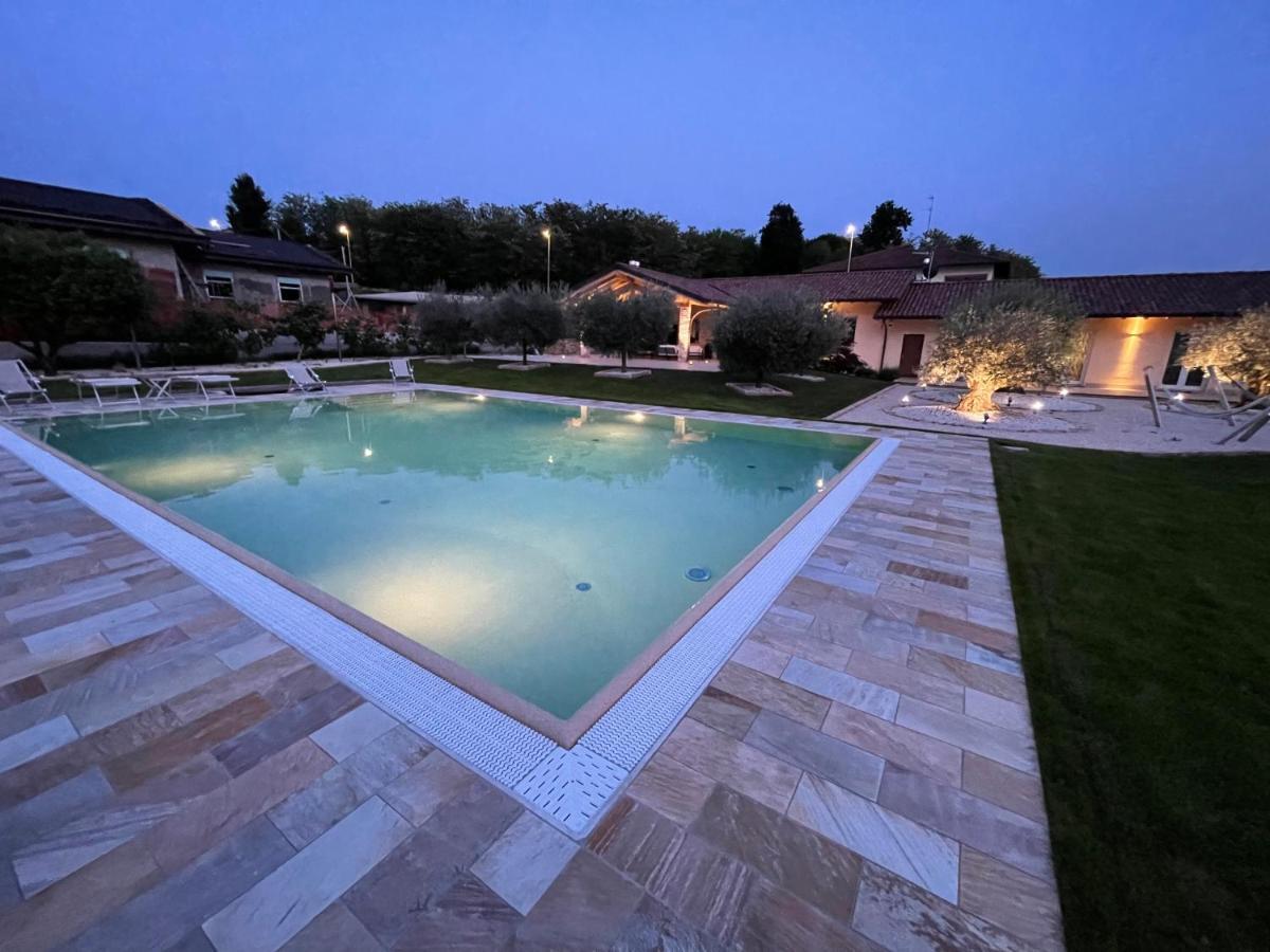 B&B Alciliegio Casnate Con Bernate Luaran gambar