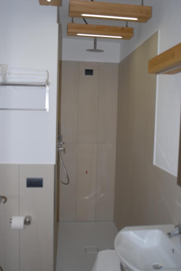 B&B Alciliegio Casnate Con Bernate Luaran gambar