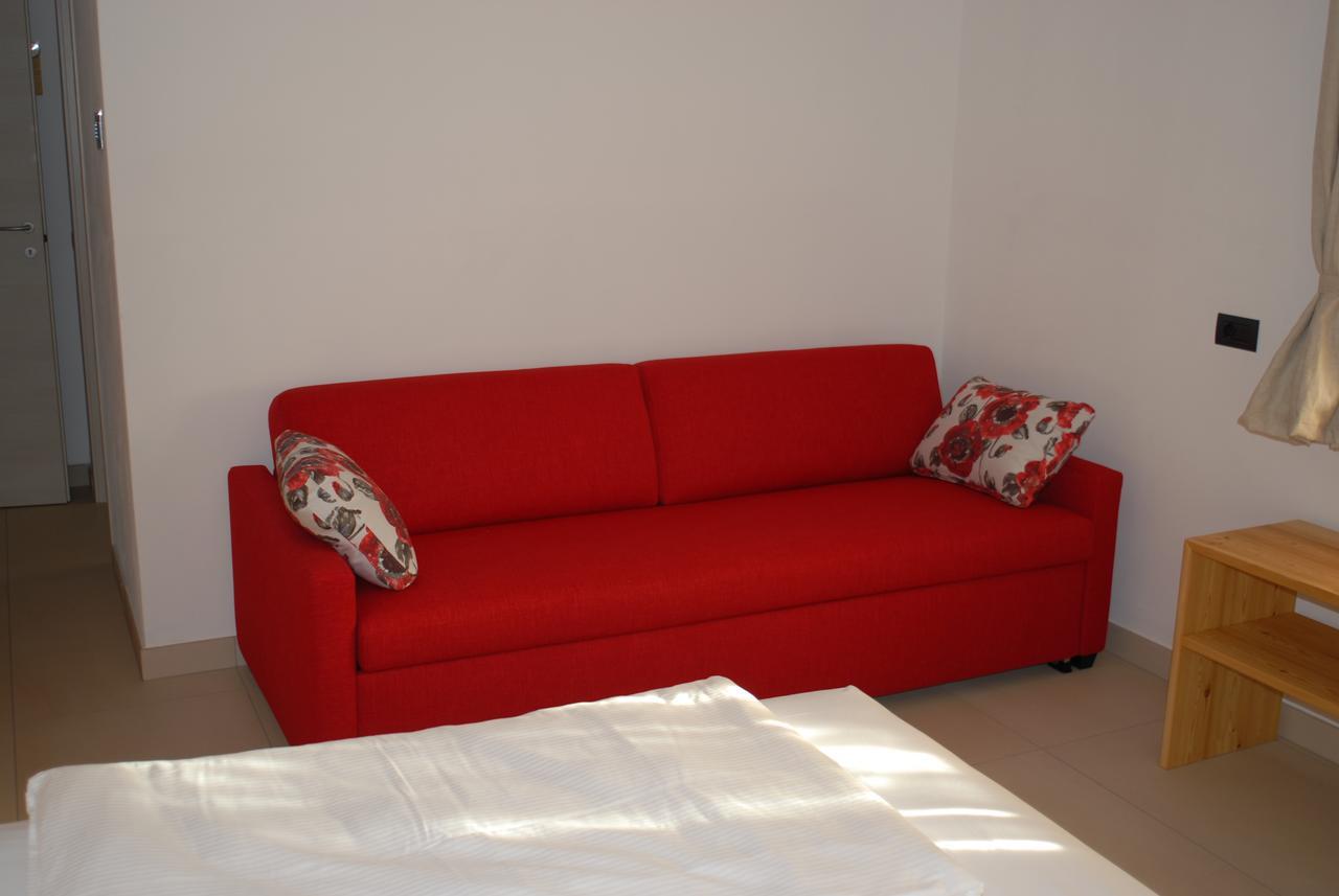 B&B Alciliegio Casnate Con Bernate Luaran gambar